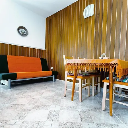 2714b Apartament *